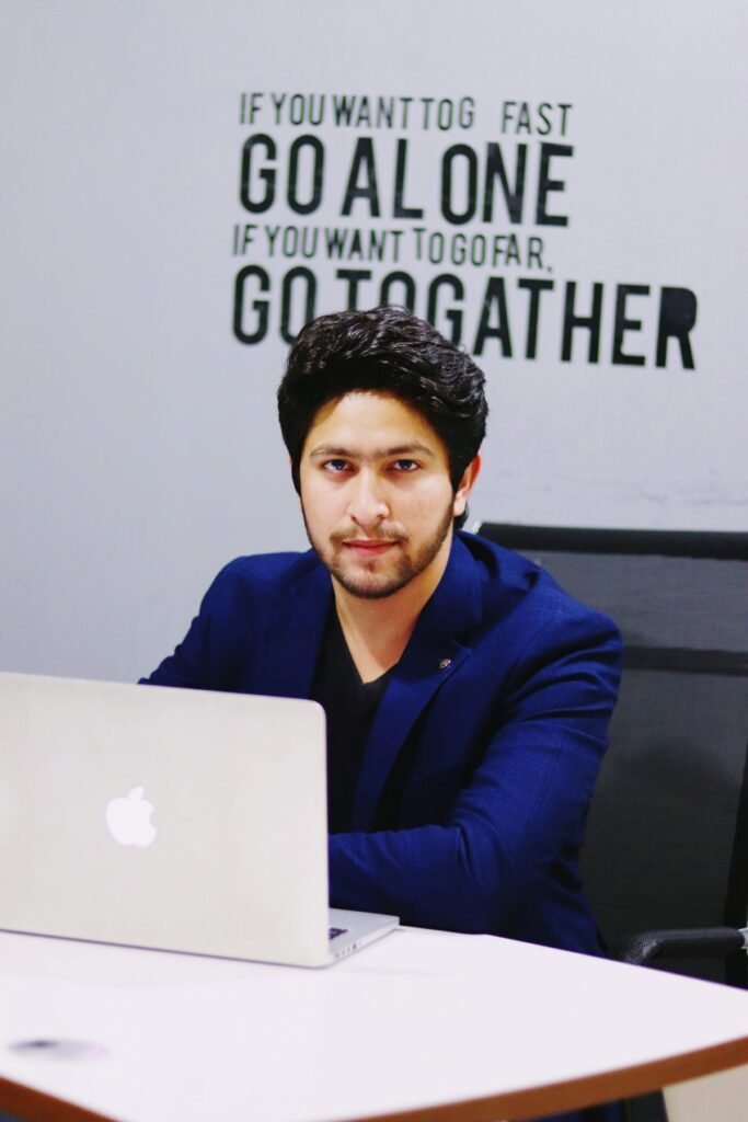 Ramneek Sidhu – The Instagram